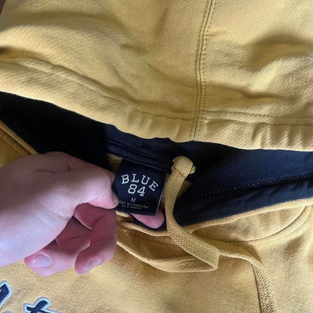 Vintage Notre Dame Irish‎ Graphic Yellow Hoodie
